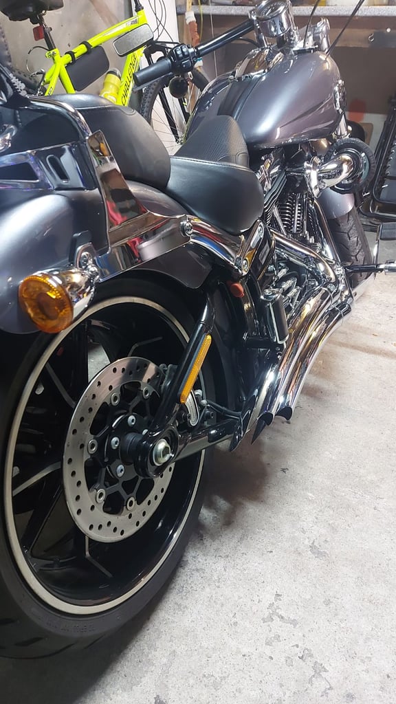 Harley-Davidson, SOFTAIL BREAKOUT, 2015, 1690 (cc)
