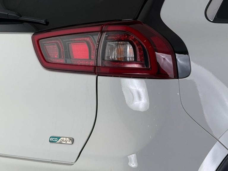 2018 Kia Niro 1.6 GDi 8.9kWh 3 DCT Euro 6 (s/s) 5dr ESTATE PETROL/ELECTRIC Automatic