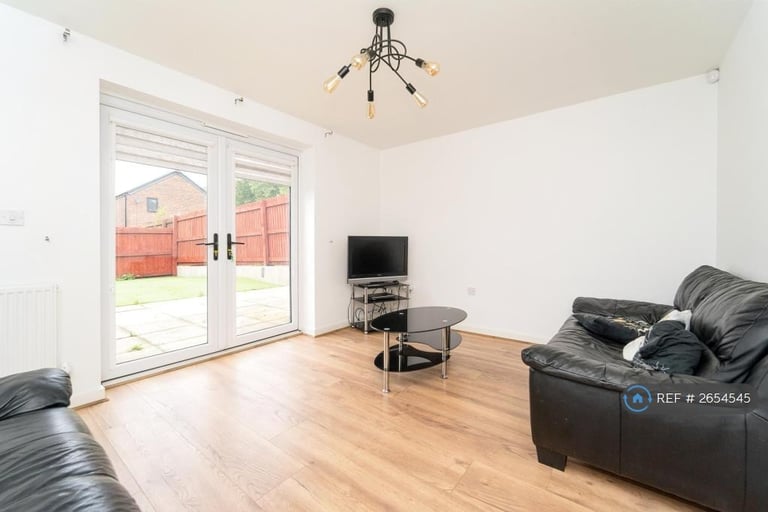 2 bedroom house in Lawnswood Road, Manchester, M12 (2 bed) (#2654545)