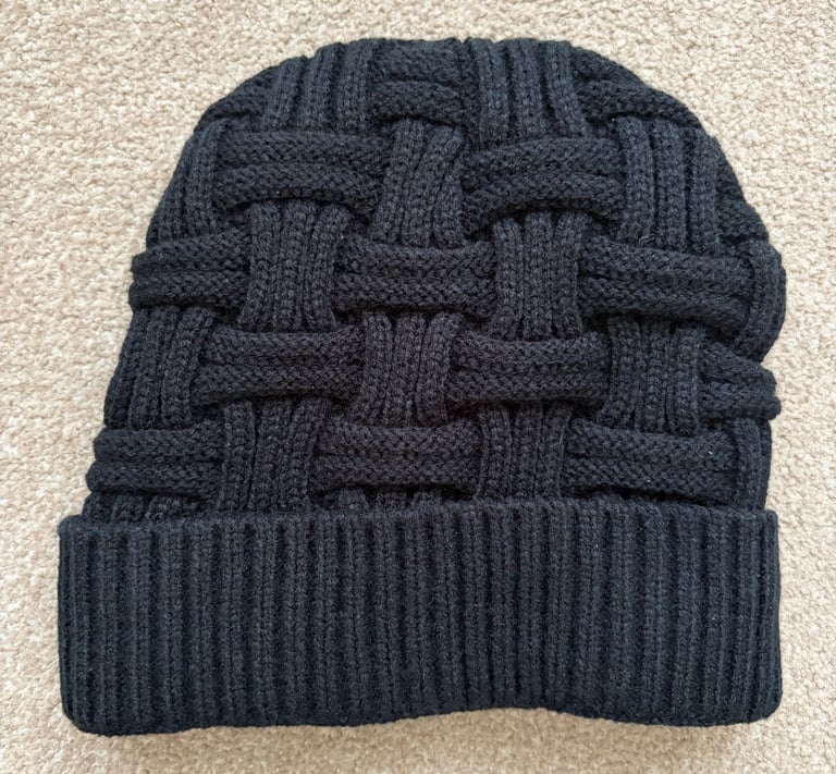 image for Warm winter beanie (Like New)