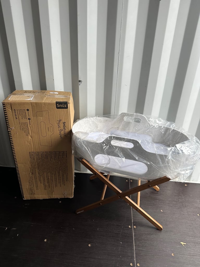 image for Snuz Baskit Wood Barley and Walnut Moses Basket and Stand with Mattress