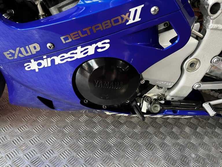 Yamaha YZF R1 5JJ LOVLEY CLEAN EXAMPLE