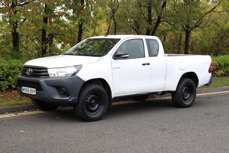 TOYOTA HILUX D4D KING CAB 4X4 PICKUP TRUCK (2017)