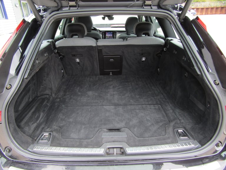 2022 Volvo V90 2.0 B4 MHEV INSCRIPTION AUTO EURO 6 (s/s) ESTATE 5DR PETROL LHD UK REG Estate Petr...