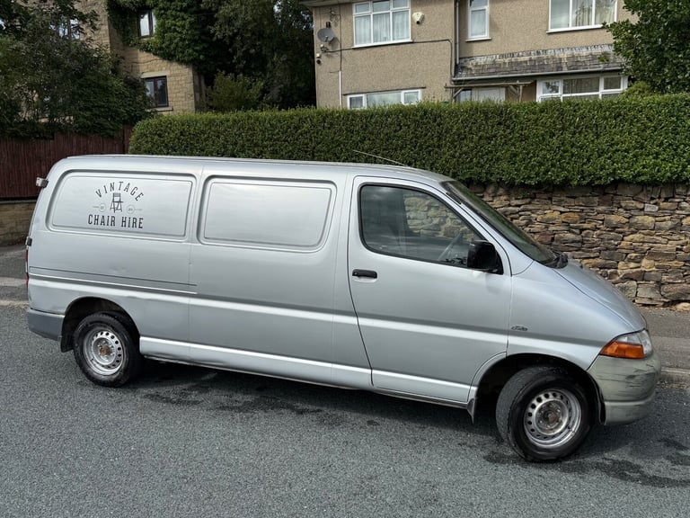 2005 Toyota HiAce POWER VAN 300 GS D4-D LONG WHEEL BASE (LWB) MANUAL DIESEL SILVER PANEL VAN Dies...