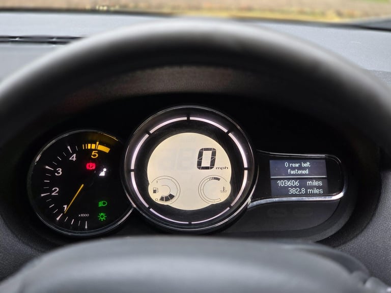 2011 Renault Megane 1.5 dCi Dynamique TomTom Euro 5 5dr HATCHBACK Diesel Manual