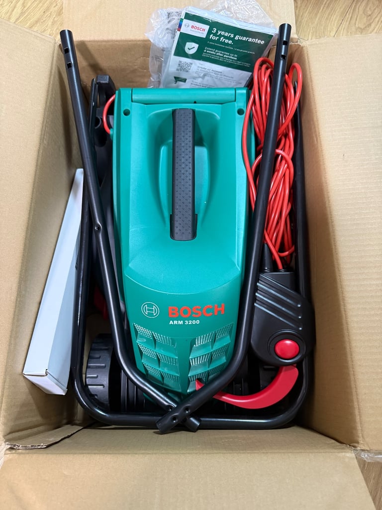 image for Bosch Arm 3200 Electric Lawnmower 1200W