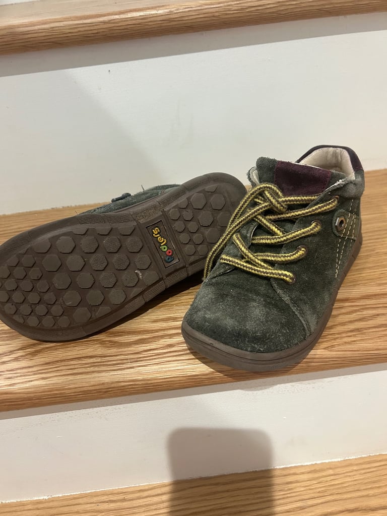 Boys shoes 10UK