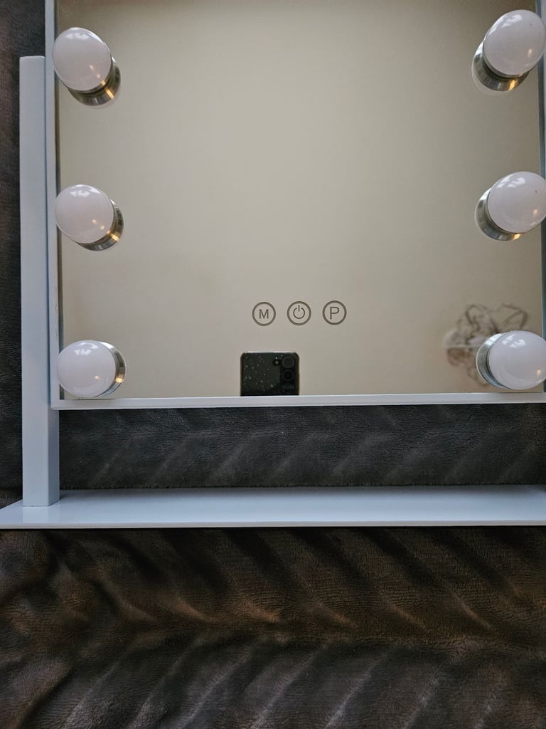 Hollywood Electric Vanity Mirror 