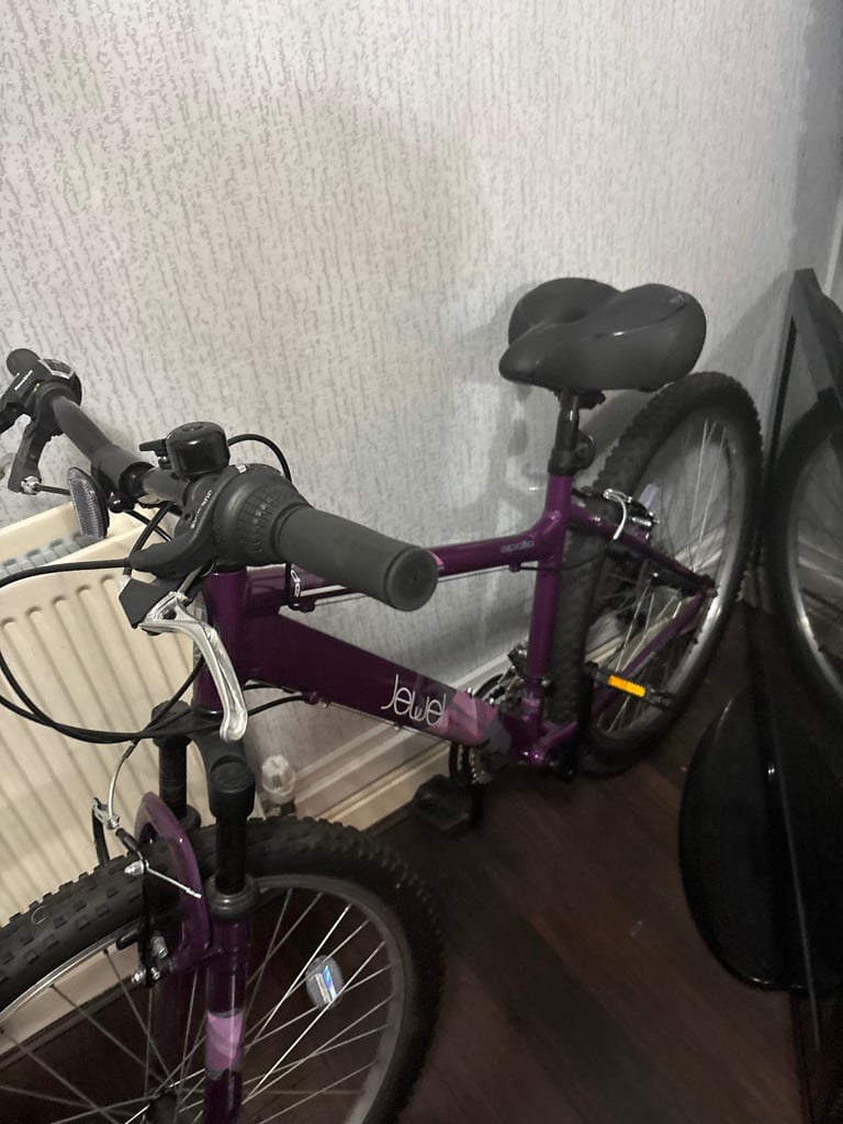 Apollo jewel women’s bike medium frame