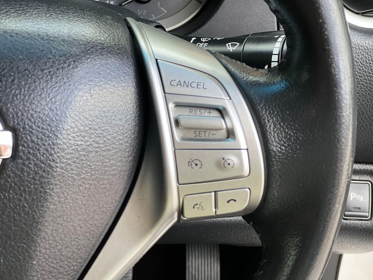 2018 Nissan Navara 2.3 dCi Tekna 4WD Euro 6 (s/s) 4dr PICK UP Diesel Manual