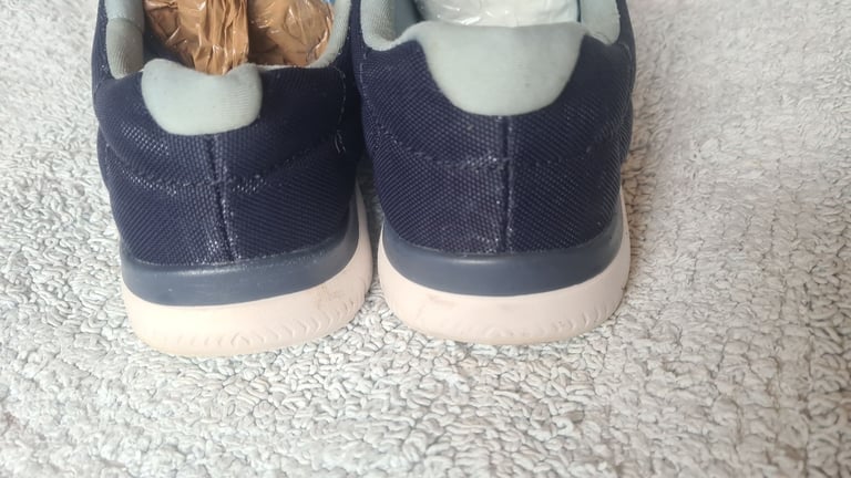 Skechers uk4 uber lightweight memory foam navy trainers, almost teo tone design 