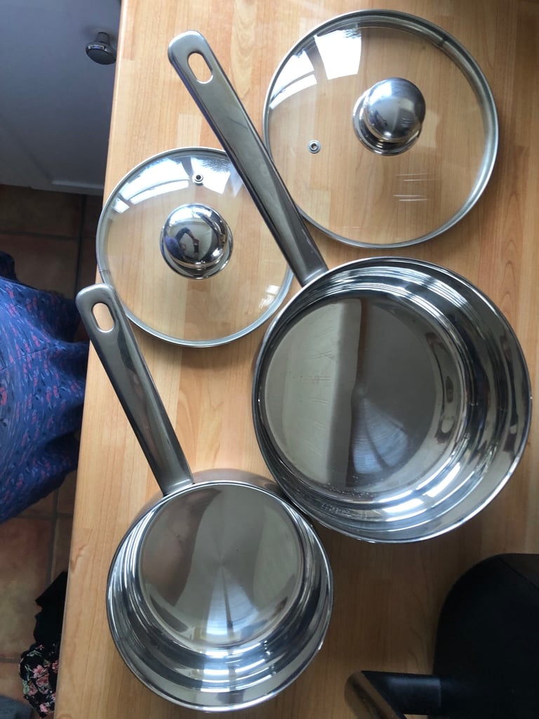 Saucepan set