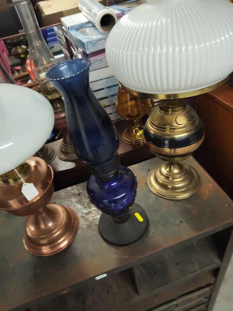 A group of 5 oil lamps 