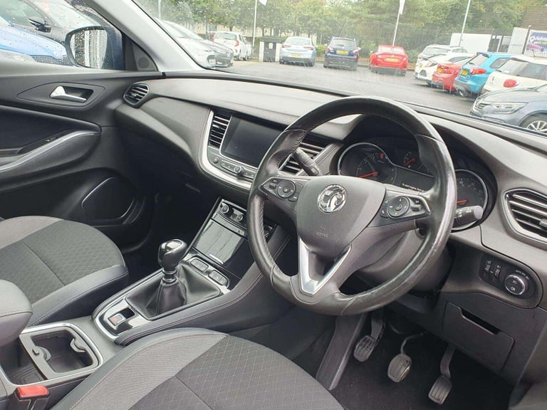 2018 Vauxhall Grandland X 1.2 Turbo Sport Nav SUV 5dr Petrol Manual Euro 6 (s/s) (130 ps) HATCHBA...