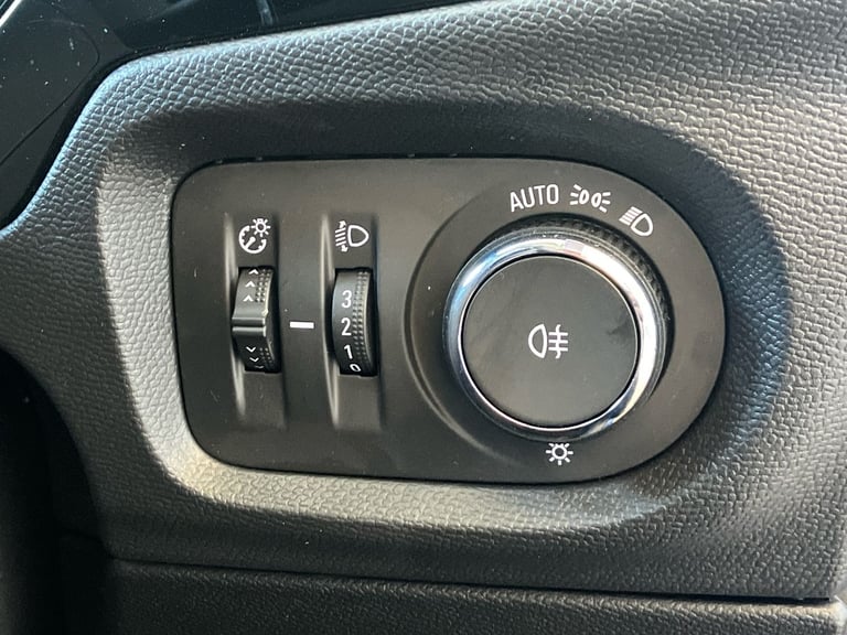 2024 Vauxhall Corsa 100kW Design 50kWh 5dr Auto Hatchback Electric Automatic