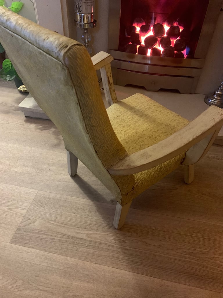 Vintage child’s chair 