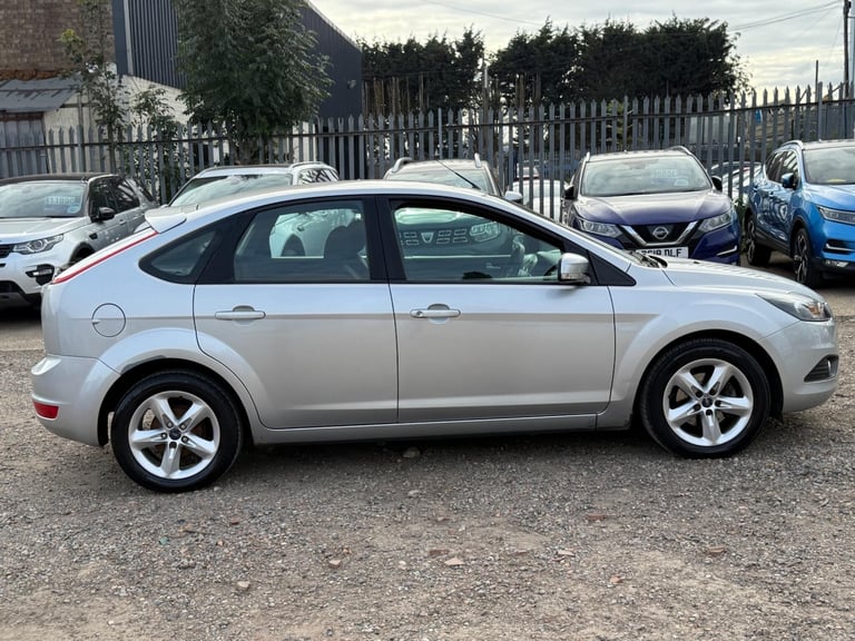 2010 Ford Focus 1.6 Zetec 5dr HATCHBACK Petrol Manual