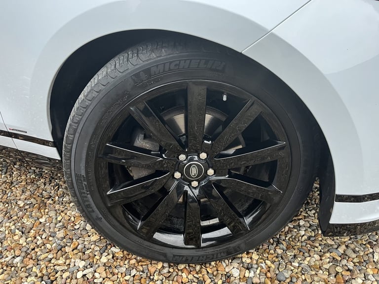 LAND ROVER RANGE ROVER VELAR 3.0 D300 R-Dynamic S 2019