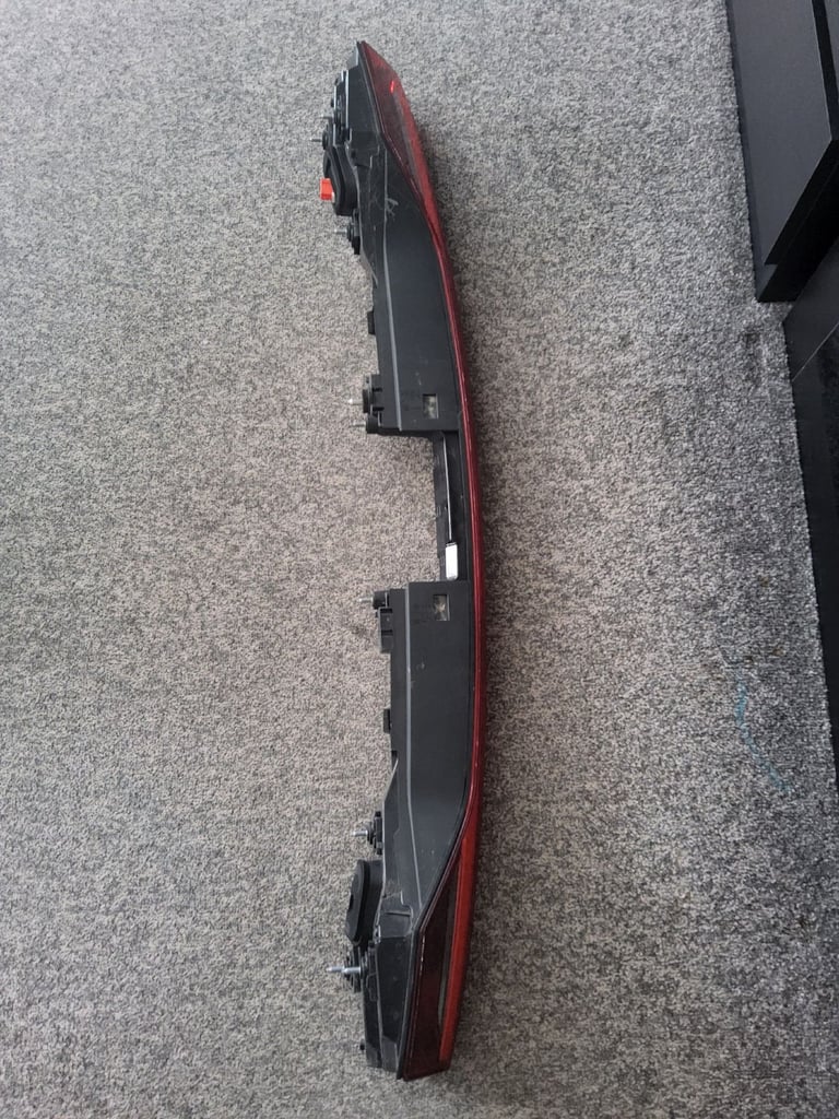 Audi A7 rear light bar