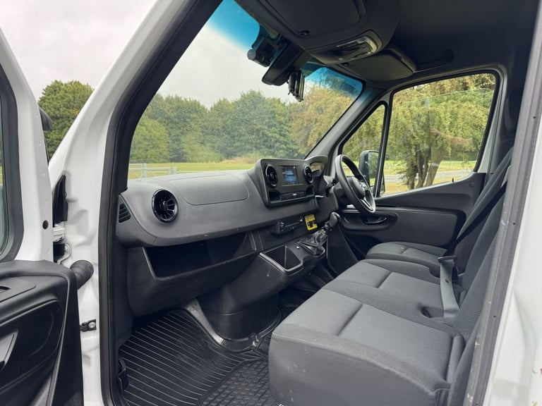 2021 Mercedes-Benz Sprinter 2.0 315Cdi Lwb 3.5t. 4.2m. Luton Tail Lift (NEW BODY) Euro 6 150Bhp L...