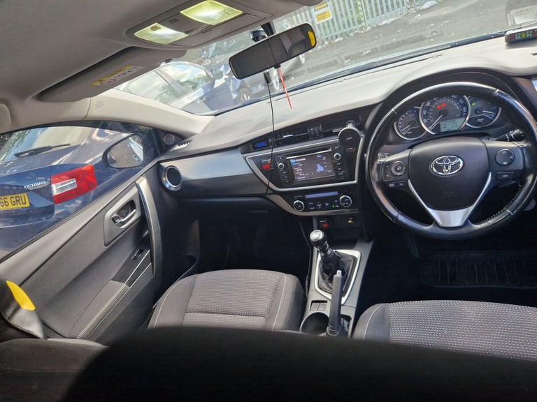 BARGAIN, Toyota, AURIS, Hatchback, 2013, Manual, 1598 (cc), 5 doors