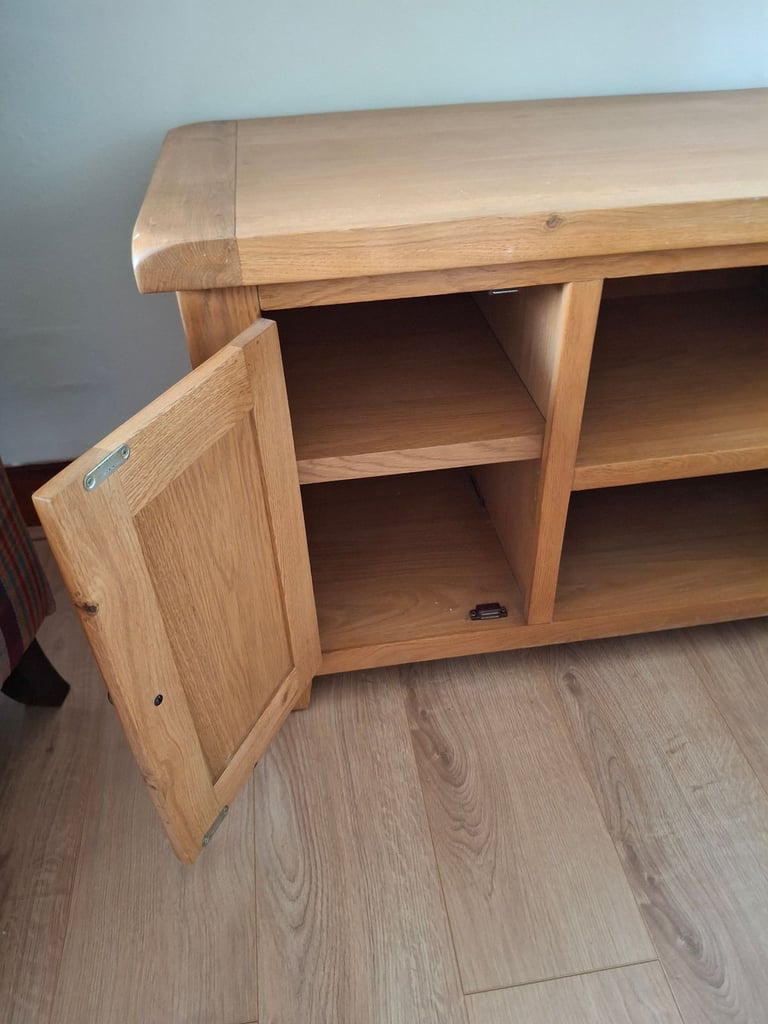 Oak TV unit