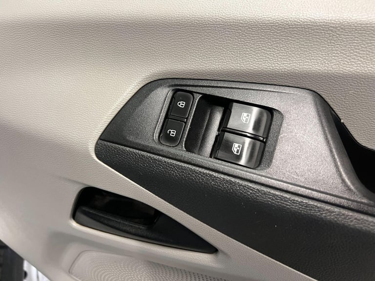 2022 Maxus Deliver 9 2.0 D20 Chassis Cab 2dr Diesel Manual RWD L2 Euro 6 (s/s) (150 ps) Tipper Di...