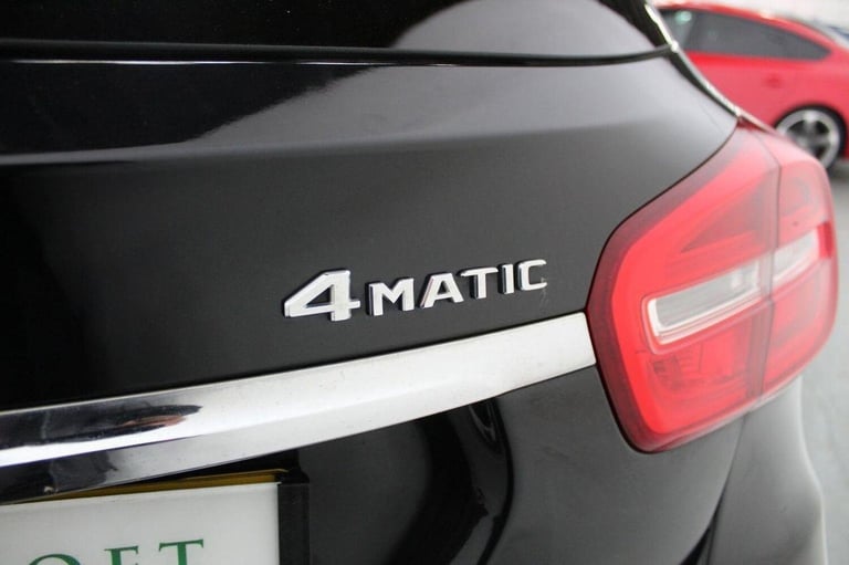 MERCEDES-BENZ GLA CLASS 2.1 GLA220d AMG Line (Premium Plus) 7G-DCT 4MATIC Euro