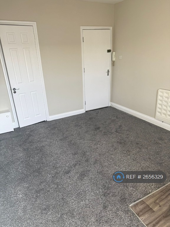 Studio flat in High Road, London, N22 (#2656329)