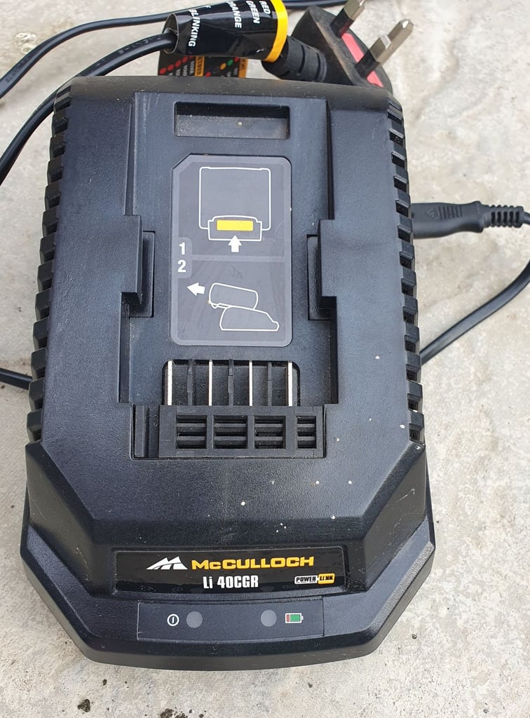 McCullock Cordless hedge trimmer 
