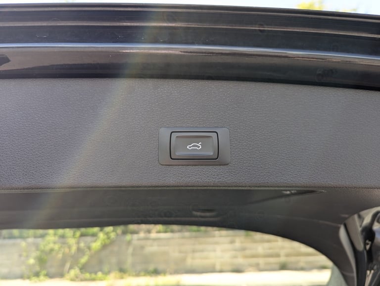 NOV 2018 68 AUDI Q2 SPORT 30 1.0 TFSi 5 DOOR ESTATE * SAT.NAV * A/CON * CRUISE