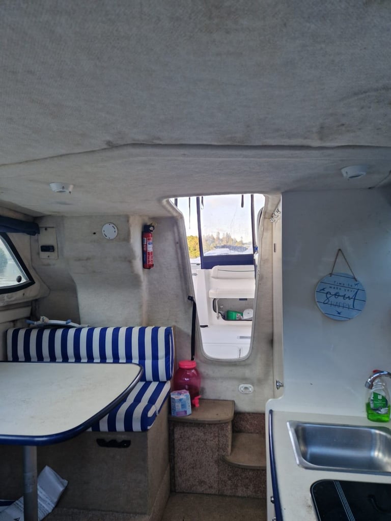 Bayliner 2452 mercruiser 