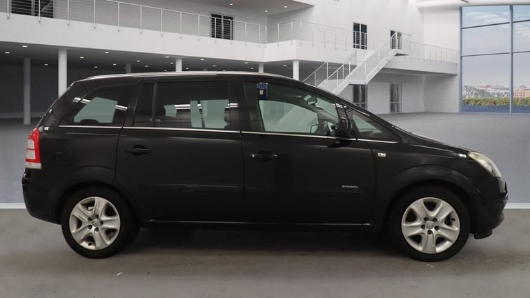 * 60 2011 VAUXHALL ZAFIRA 1.6L + IDEAL FAMILY 7 SEATER + LONG MOT * 