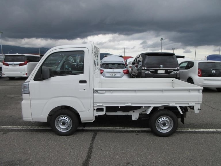 2024 Daihatsu Hijet 4WD MANUAL 660cc KEI MINI TRUCK DELIVERY MILEAGE Truck Petrol Manual