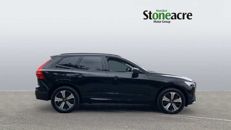 2023 Volvo XC60 2.0h T6 Recharge 18.8kWh Plus SUV 5dr Petrol Plug-in Hybrid Auto AWD Euro 6 ESTAT...