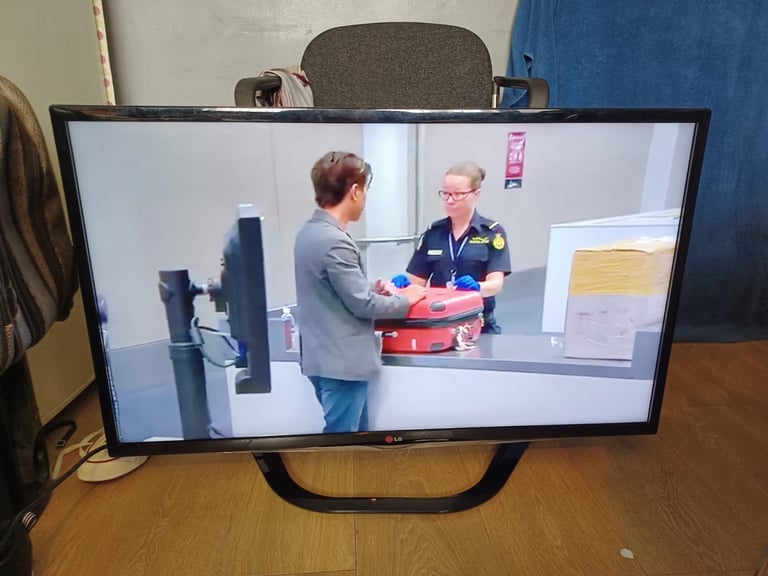 FREE DELIVERY excellent 39 LG LED full HDTV 1080p freeveiw channels inbuilt 