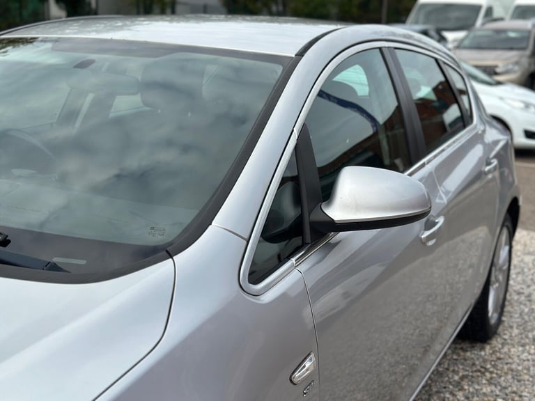 2015 Vauxhall Astra 1.6i SRi Euro 6 5dr HATCHBACK Petrol Manual