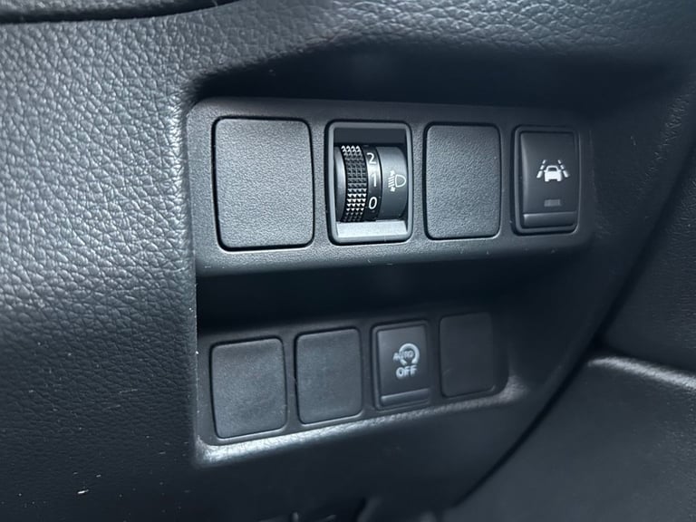 2019 Nissan Qashqai 1.3 DiG-T N-Connecta 5dr HATCHBACK PETROL Manual