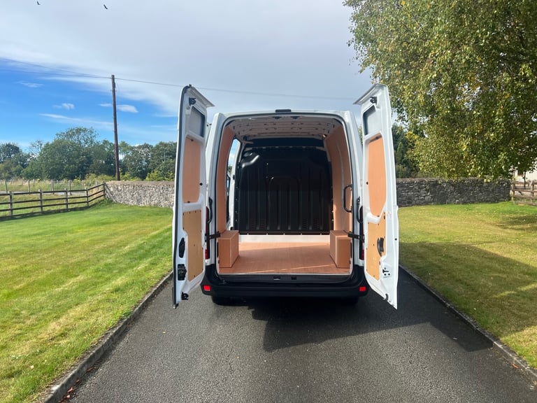 RENAULT MASTER SM35 2.3 BLUE DCI 135PS START L1H2 SWB VAN 73 REG 38,200 MILES