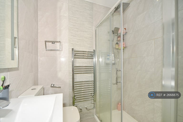 4 bedroom house in Lysander Way, Orpington, BR6 (4 bed) (#2668875)