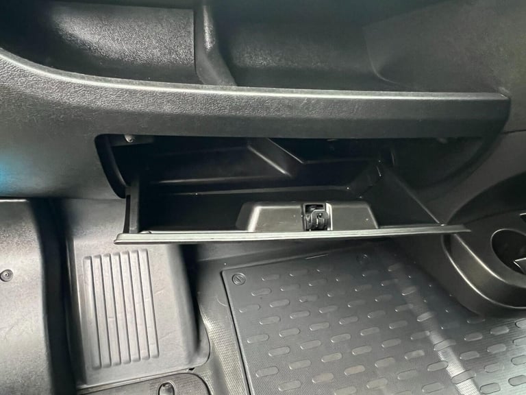 2022 Peugeot Boxer 2.2 BlueHDi 335 S Platform Cab L3 Euro 6 (s/s) 2dr Luton Diesel Manual