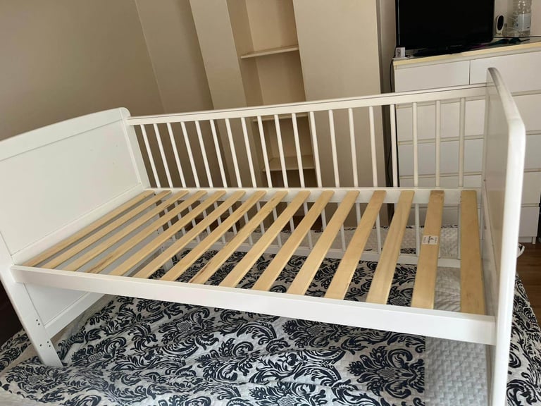 Baby Elegance Travis Baby Cot Bed with Mattress