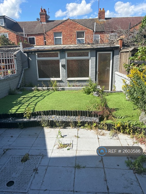 2 bedroom house in Abbey Road, Northampton, NN4 (2 bed) (#2603586)