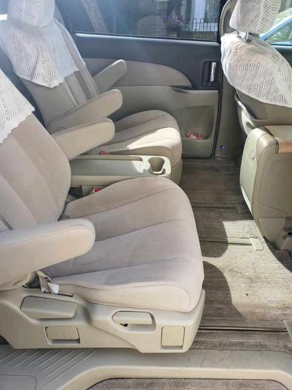 Toyota Estima (2010)