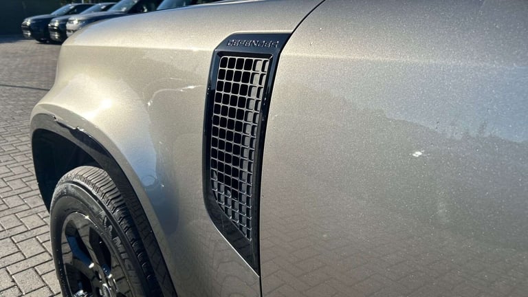 2024 Land Rover Defender 3.0 D250 X-Dynamic HSE 90 3dr Auto ESTATE DIESEL Automatic