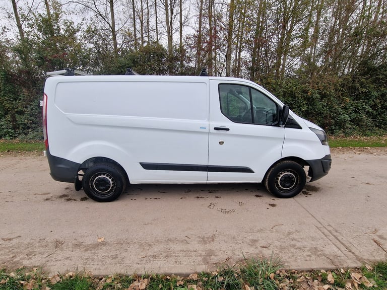 2014 Ford Transit Custom  Drives Perfect  12mth MOT  SWB  Roof Rack  Clean