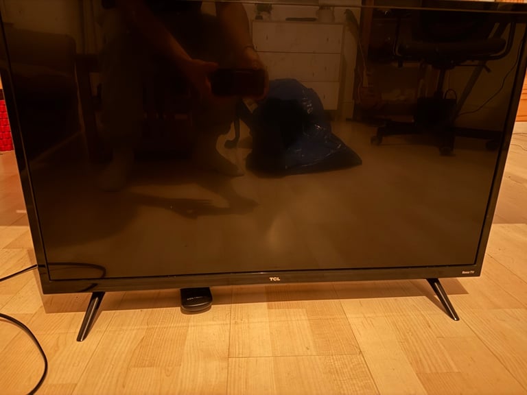 image for TCL 32 inch TV