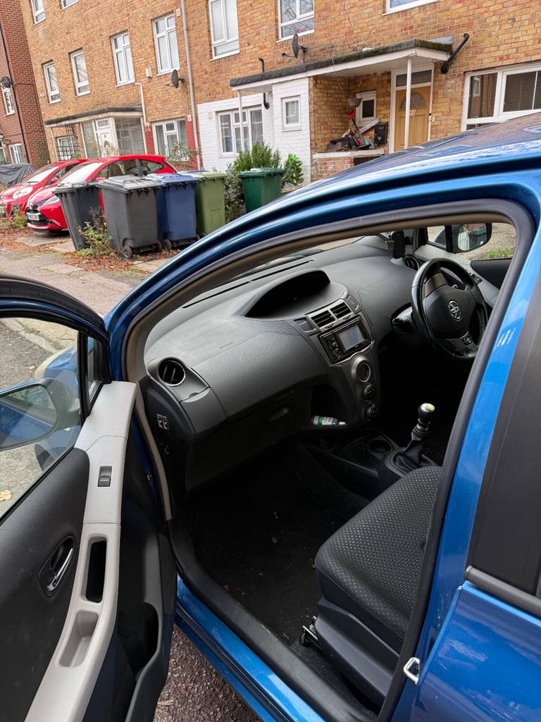 Toyota, YARIS, Hatchback, 2011, Manual, 1329 (cc), 5 doors