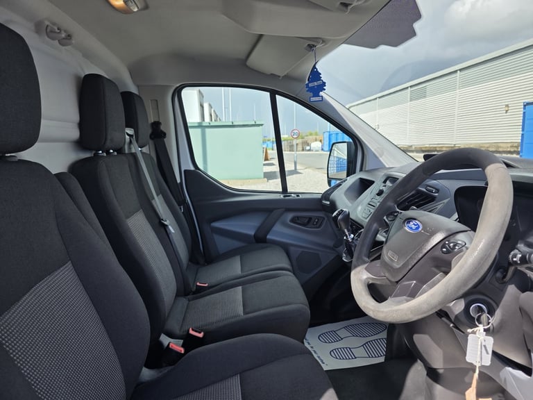 2015 Ford Transit Custom 2.2 TDCi 100ps Low Roof Van PANEL VAN Diesel Manual
